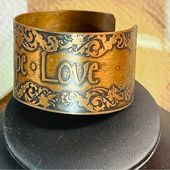šCopper Embossed & Antiqued āFaith Hope Loveā Wrist Cuff! - Picture 3 of 10